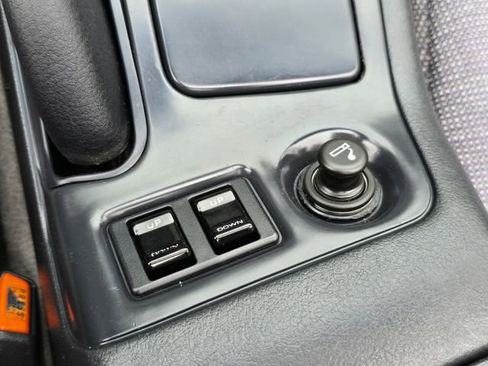 Used 1992 Nissan 240SX Convertible RWD image 31