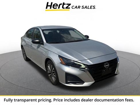 Used 2024 Nissan Altima 2.5 SV FWD image 1