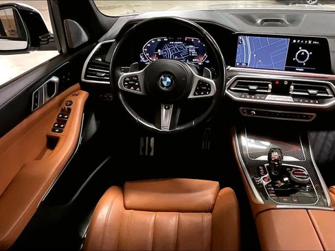 Used 2021 BMW X5 M50i w/ Executive Package image 6