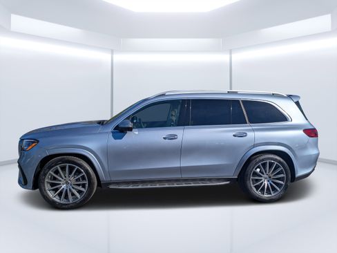 Used 2026 Mercedes-Benz GLS 450 4MATIC image 9