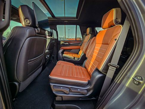 Certified 2023 GMC Yukon Denali Ultimate image 35