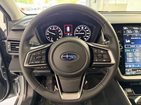Used 2025 Subaru Outback Premium AWD/4WD image 17