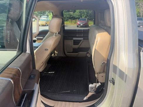 Used 2018 Ford F150 Lariat w/ Equipment Group 502A Luxury AWD/4WD image 20