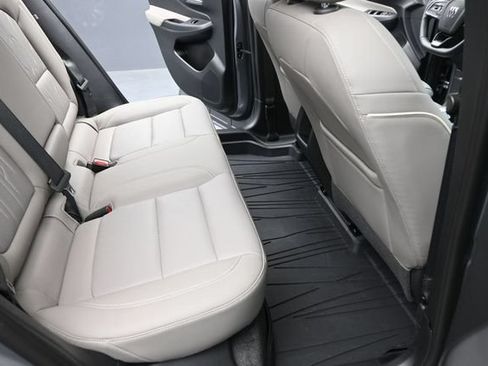 Used 2025 Buick Envista Avenir FWD image 19