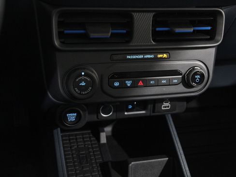 Used 2025 Ford Maverick Lobo image 14