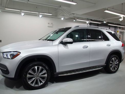 Certified 2021 Mercedes-Benz GLE 350 4MATIC image 4