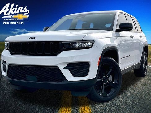 Used 2024 Jeep Grand Cherokee Altitude image 1