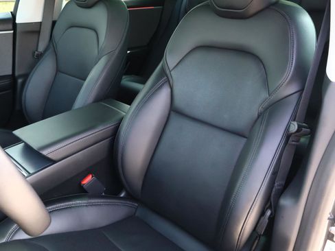 Used 2025 Tesla Model 3 Long Range RWD image 15