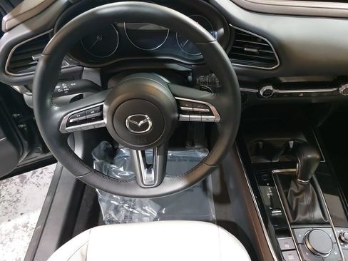 Used 2022 MAZDA CX-30 AWD 2.5 S w/ Premium Package image 17