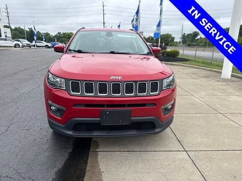 Used 2018 Jeep Compass Latitude w/ Popular Equipment Group AWD/4WD image 2
