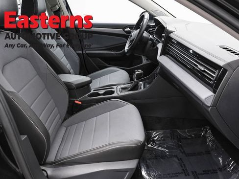 Used 2025 Volkswagen Jetta SE FWD image 23