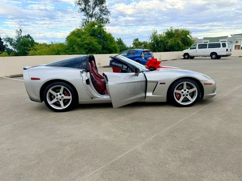 Used 2007 Chevrolet Corvette Coupe w/ Preferred Equipment Group RWD image 15