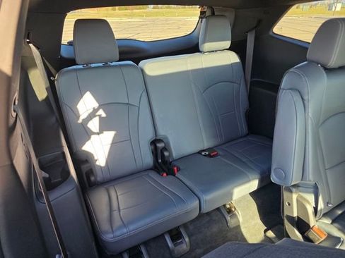 Used 2023 Buick Enclave Premium image 26