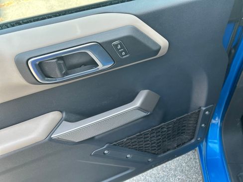 Used 2023 Ford Bronco Wildtrak image 16