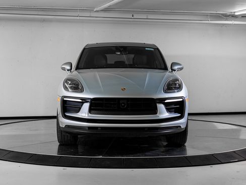 Certified 2025 Porsche Macan image 10