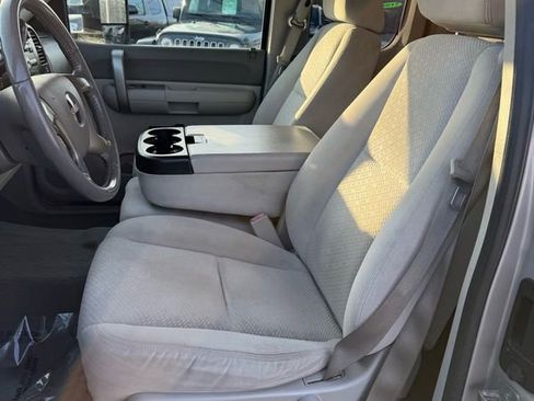 Used 2007 GMC Sierra 2500 SLE w/ Snow Plow Prep Package image 9