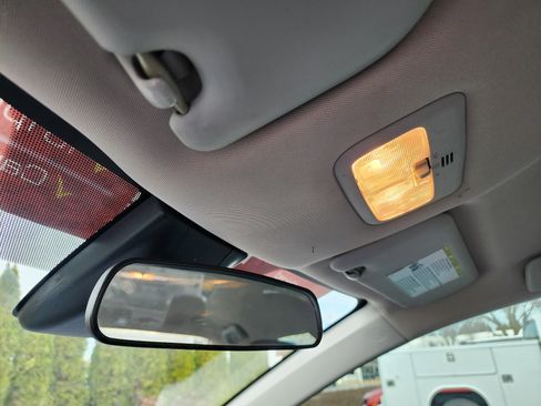 Used 2017 Toyota Corolla LE image 34