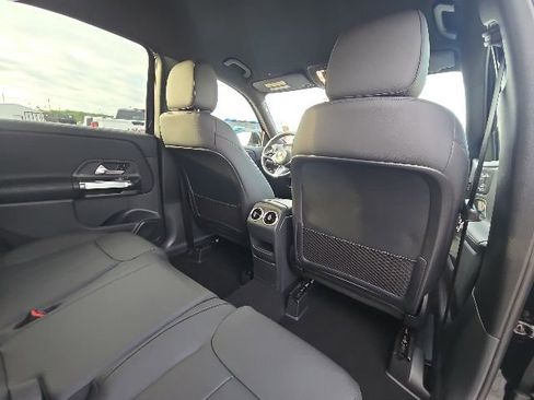 Used 2025 Mercedes-Benz GLB 250 image 16