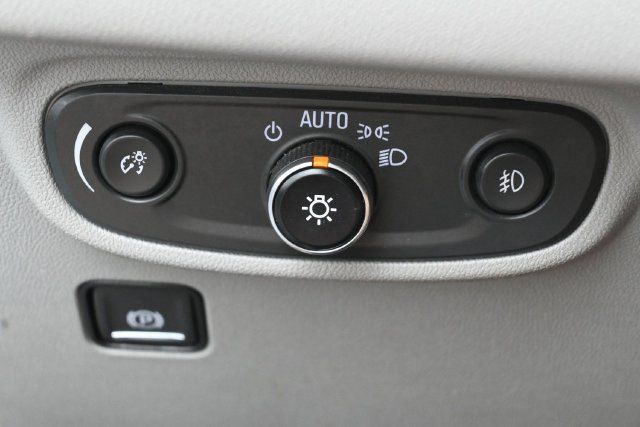 Used 2018 GMC Terrain SLT w/ Preferred Package FWD image 17