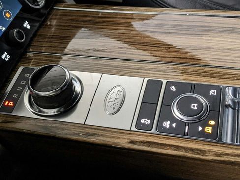 Used 2018 Land Rover Range Rover image 21