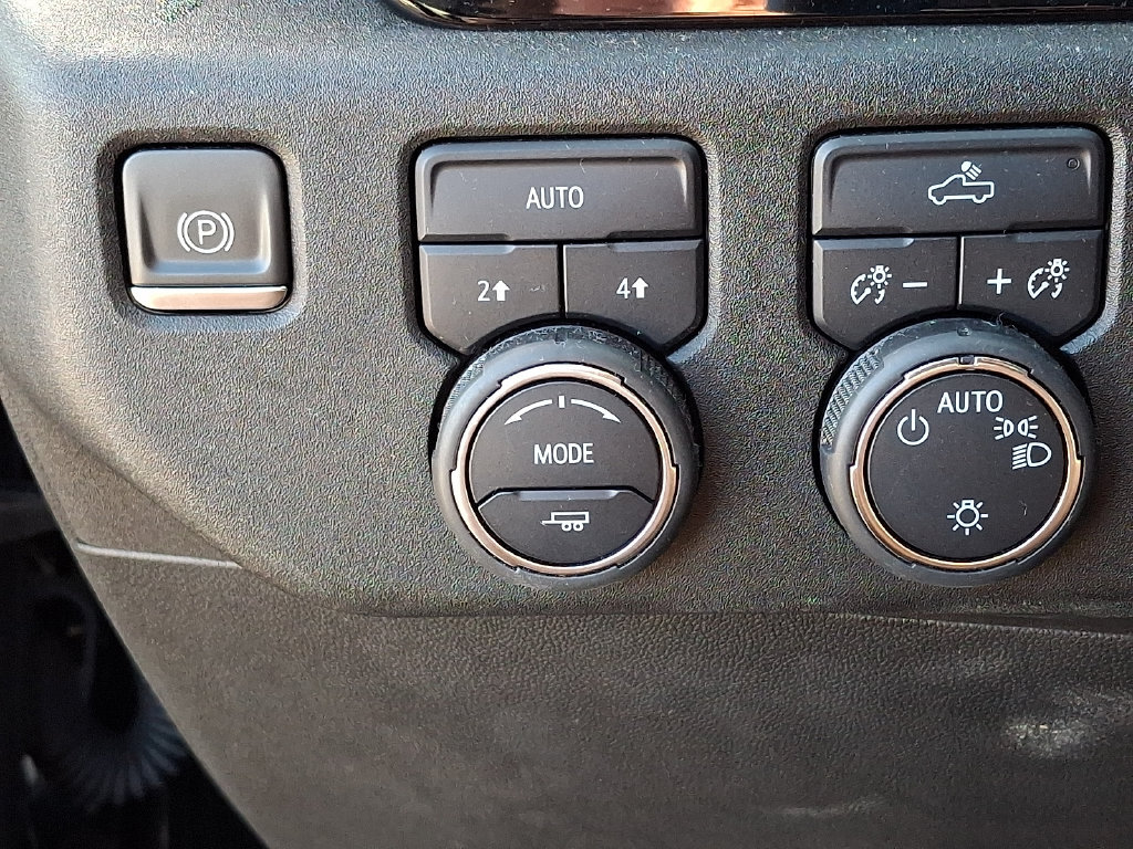 Used 2024 Chevrolet Silverado 1500 LT AWD/4WD image 23