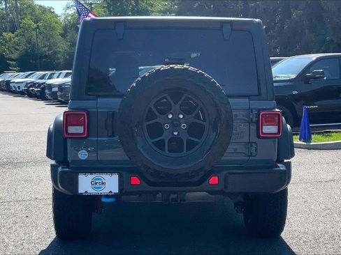 Used 2024 Jeep Wrangler Unlimited AWD/4WD image 4