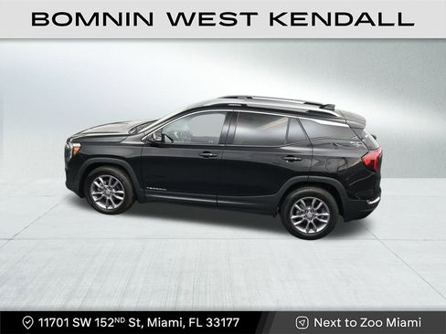 Used 2022 GMC Terrain SLT w/ Tech Package image 14
