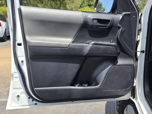 Used 2019 Toyota Tacoma SR w/ SR Convenience Package RWD image 15