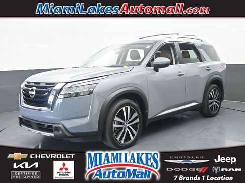 Used 2024 Nissan Pathfinder Platinum AWD/4WD image 1