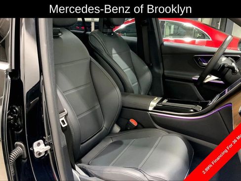 Used 2025 Mercedes-Benz GLC 300 4MATIC image 9