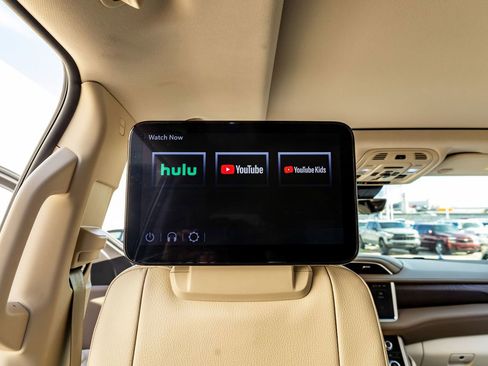 Used 2024 GMC Yukon XL Denali w/ Advanced Technology Package image 35