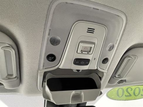 Used 2020 Toyota Prius XLE w/ Advanced Technology Package image 19