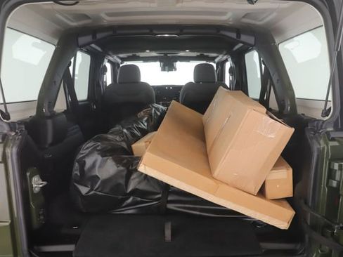 Used 2024 Jeep Wrangler Unlimited Rubicon w/ XTREMEE 35" Tire Package image 27