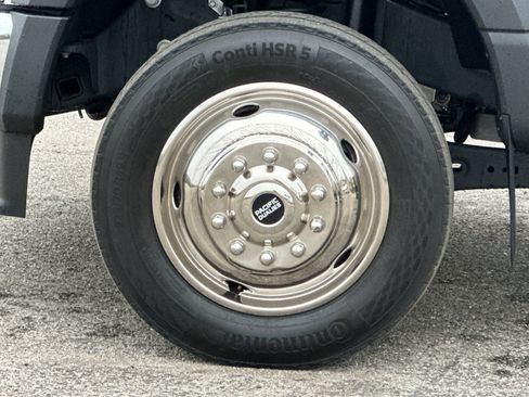 Certified 2024 Ford F550 2WD Regular Cab Super Duty image 23