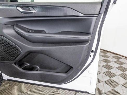 New 2025 Jeep Grand Cherokee Laredo image 33