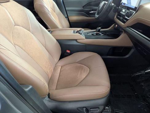 Used 2026 Toyota Grand Highlander AWD Hybrid image 28