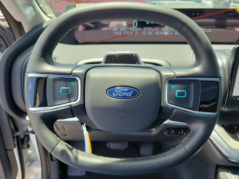 New 2026 Ford Expedition Max Platinum w/ Driver's Package AWD/4WD image 17