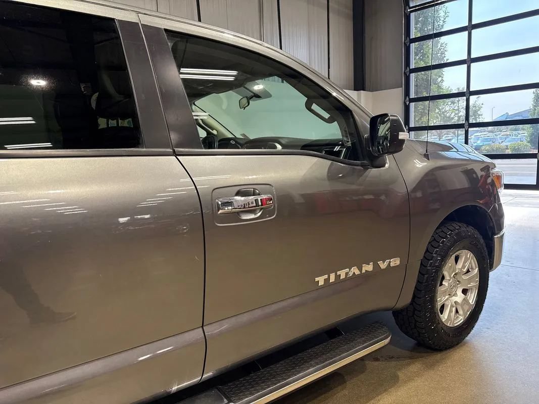 Used 2019 Nissan Titan SV AWD/4WD image 48