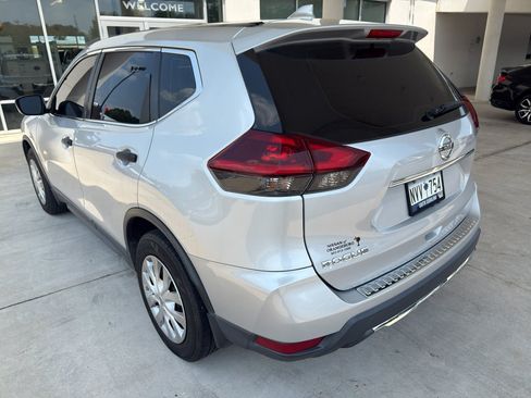 Used 2020 Nissan Rogue S FWD image 10