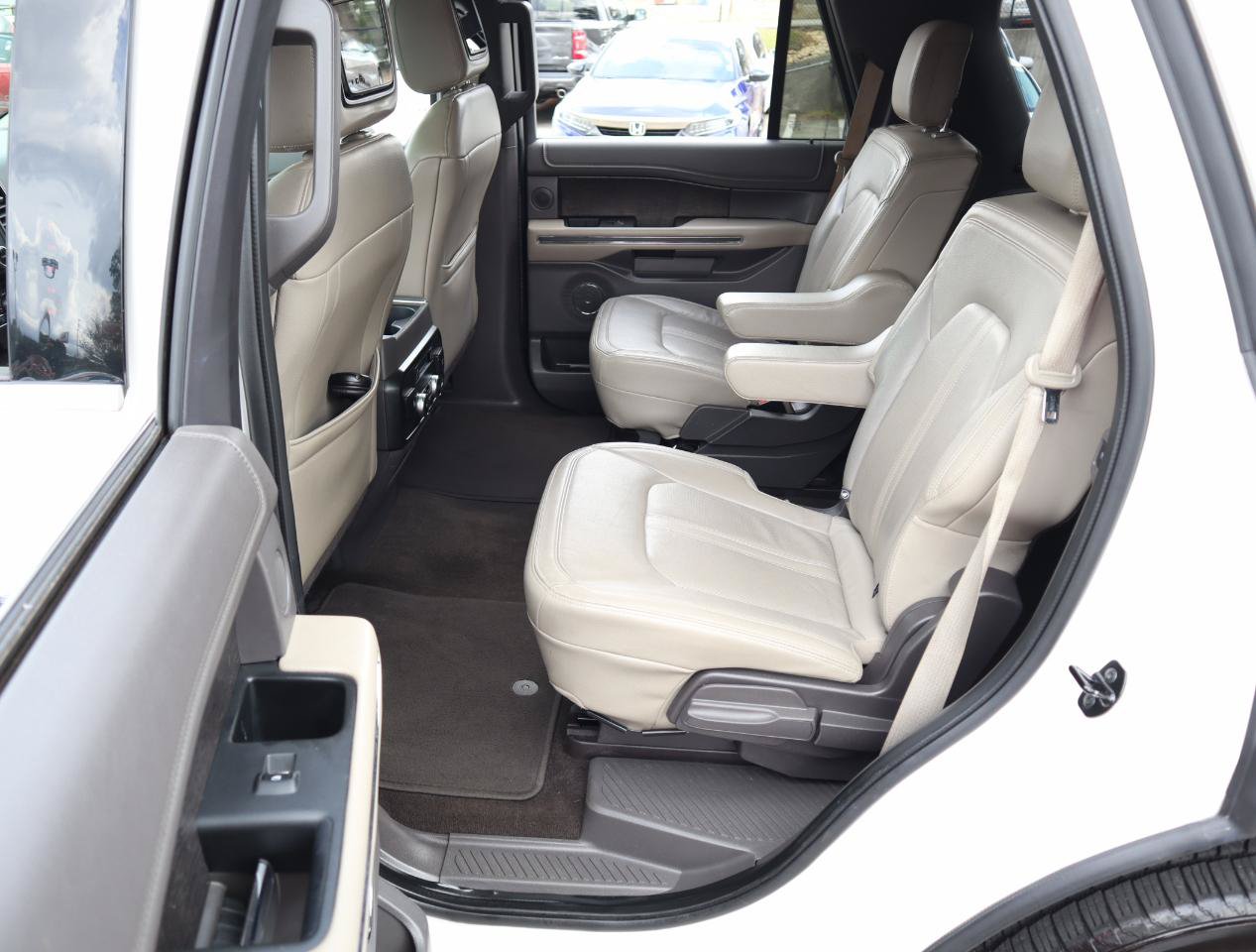 Used 2018 Ford Expedition Limited w/ Equipment Group 301A RWD image 21