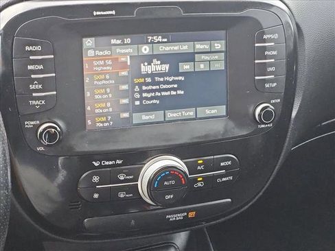 Used 2018 Kia Soul ! image 14