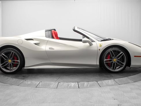 Used 2019 Ferrari 488 Spider RWD image 8