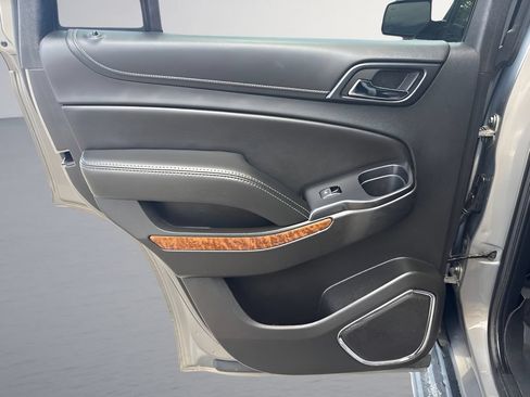 Used 2018 Chevrolet Tahoe Premier AWD/4WD image 34