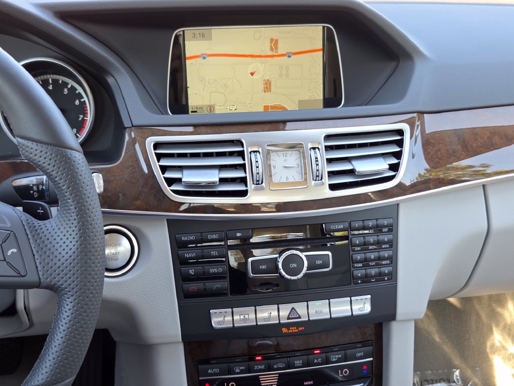 Used 2014 Mercedes-Benz E 350 Sedan image 40