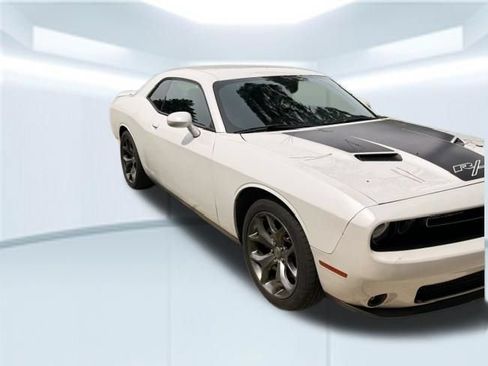 Used 2015 Dodge Challenger R/T w/ Quick Order Package 28B R/T RWD image 5