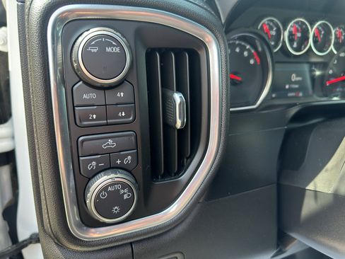 Used 2021 Chevrolet Silverado 1500 LT w/ Z71 Off-Road Package AWD/4WD image 18