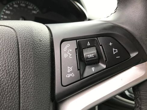 Used 2020 Chevrolet Trax LT w/ LT Convenience Package FWD image 11