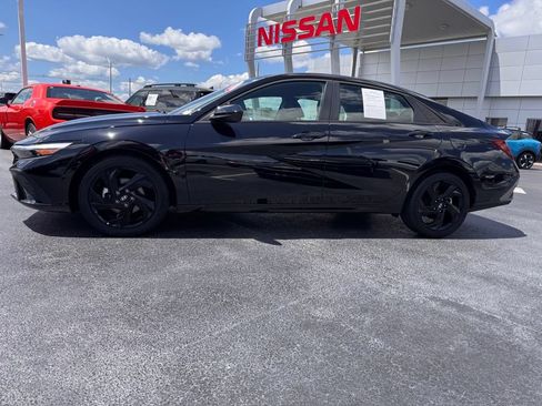 Used 2026 Hyundai Elantra Sport FWD image 2