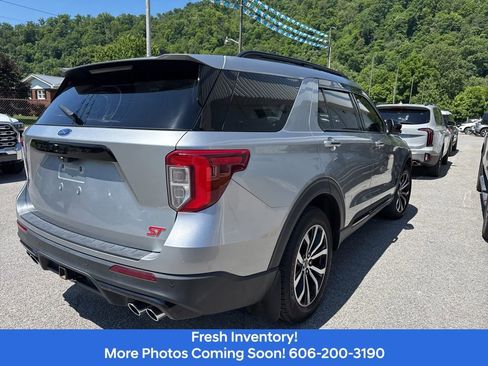 Used 2023 Ford Explorer ST AWD/4WD image 6