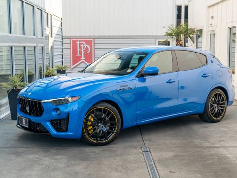 Used 2022 Maserati Levante F Tributo image 2